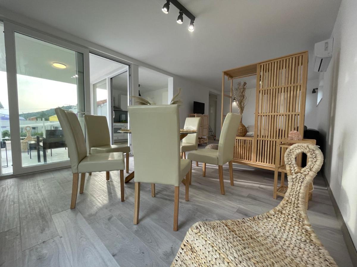Vila Regina Apartment Regina With Swimming Pool Jezera Exterior foto